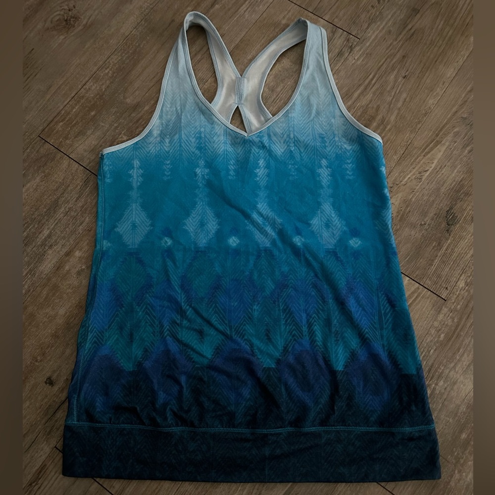 New balance woman’s blue workout muscle shirt size medium